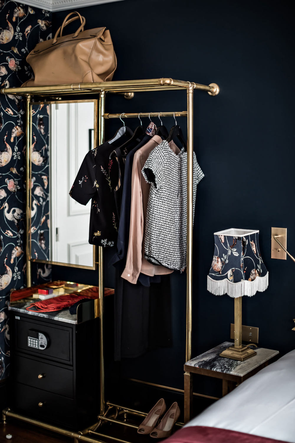 p1_hotel_providence_paris_photo_benoit_linero_chambre_aux_oiseaux_rushi.jpg