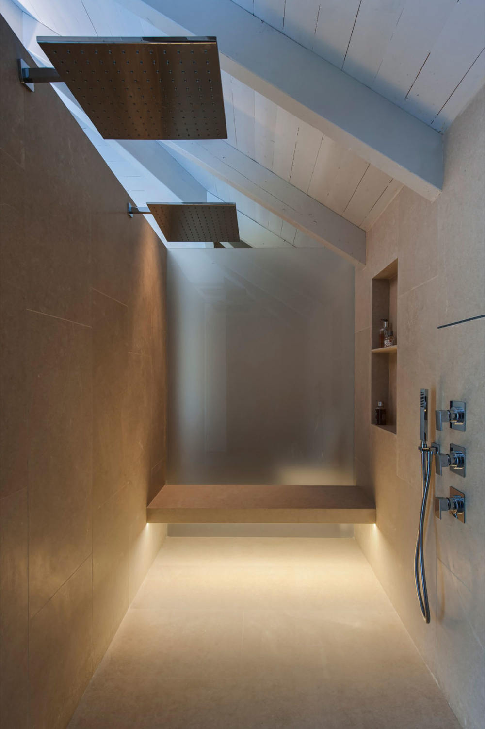 the-b-house-01.jpg