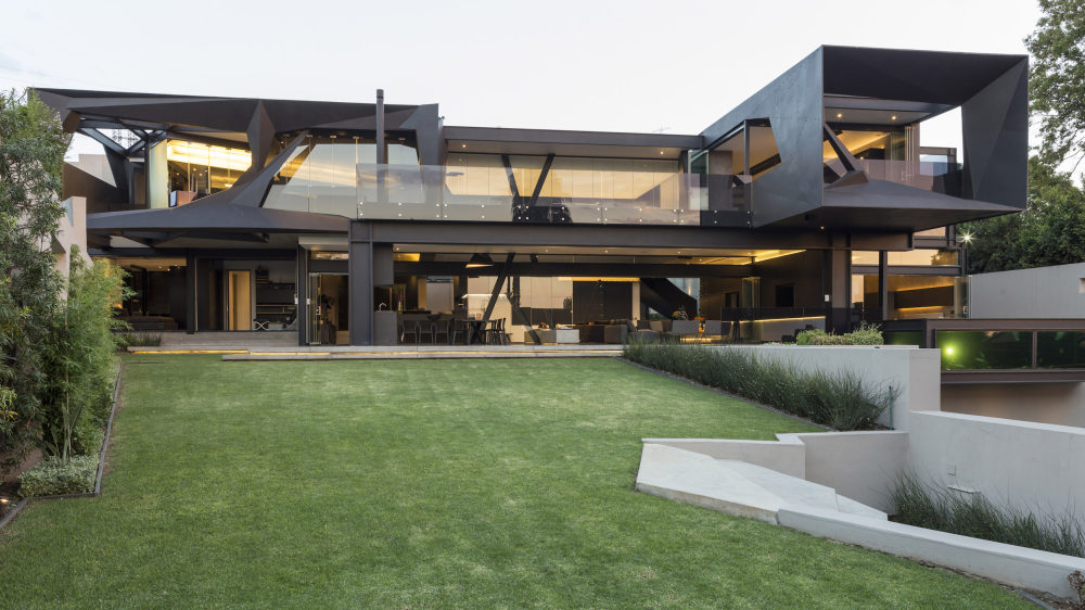 kloof-road-masterpiece-house-in-johannesburg-by-nico-van-der-meulen-architects-01.jpg