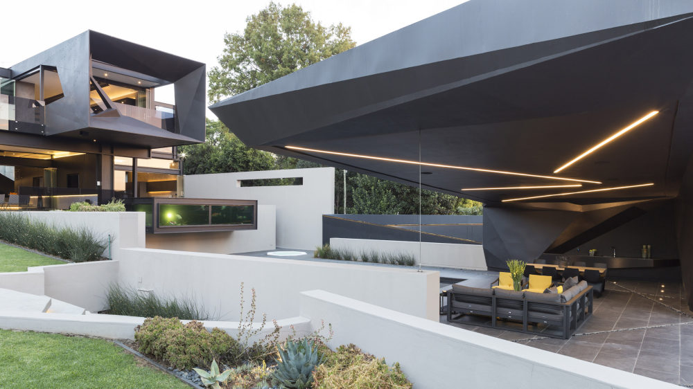 kloof-road-masterpiece-house-in-johannesburg-by-nico-van-der-meulen-architects-01.jpg