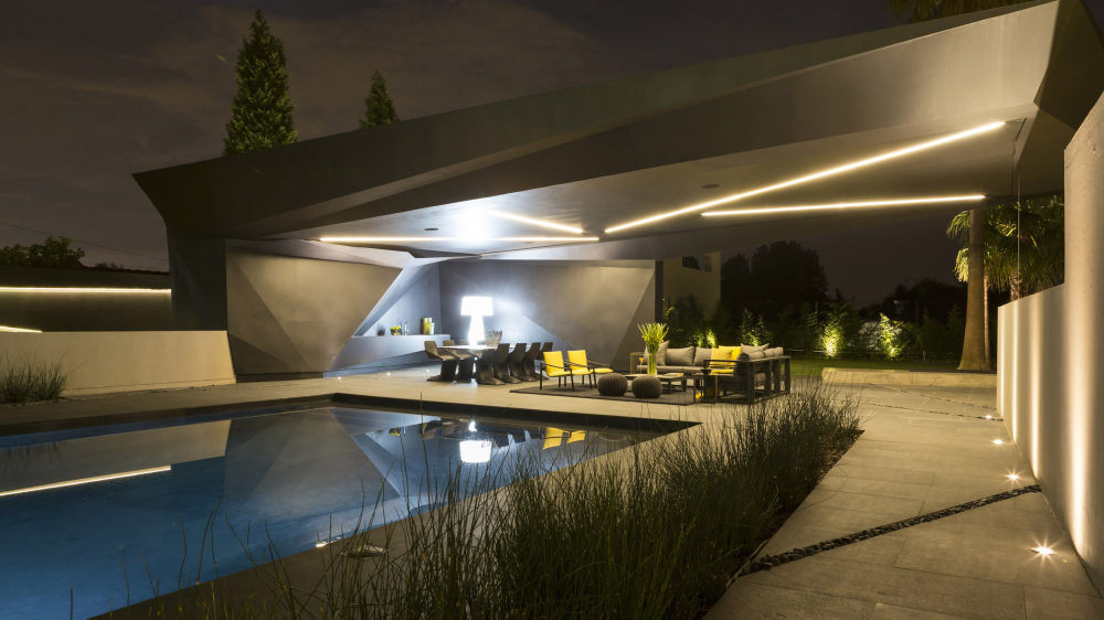 kloof-road-masterpiece-house-in-johannesburg-by-nico-van-der-meulen-architects-01.jpg