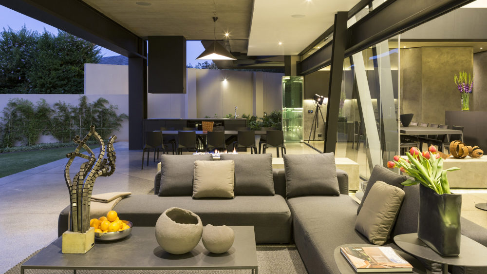 kloof-road-masterpiece-house-in-johannesburg-by-nico-van-der-meulen-architects-01.jpg