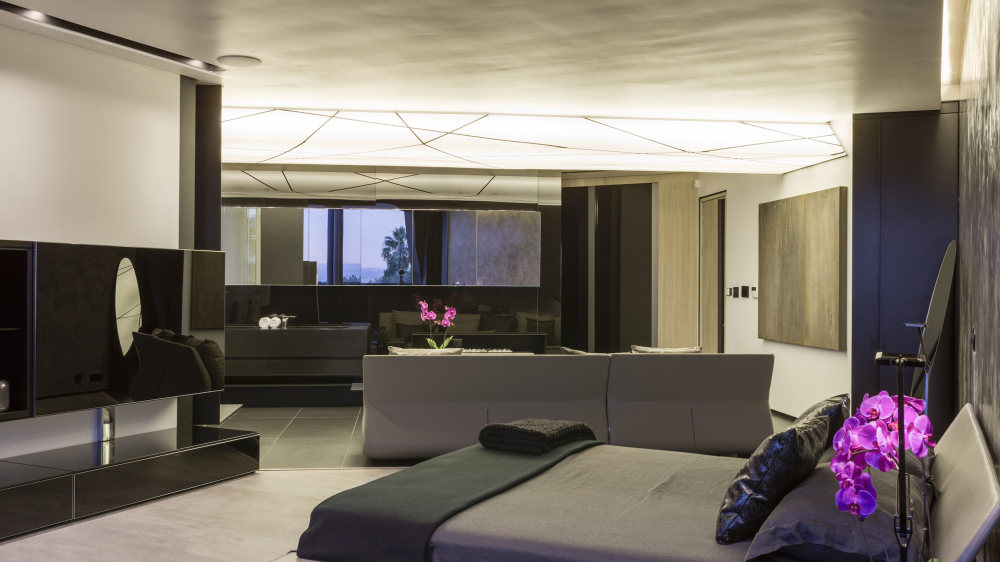 kloof-road-masterpiece-house-in-johannesburg-by-nico-van-der-meulen-architects-01.jpg