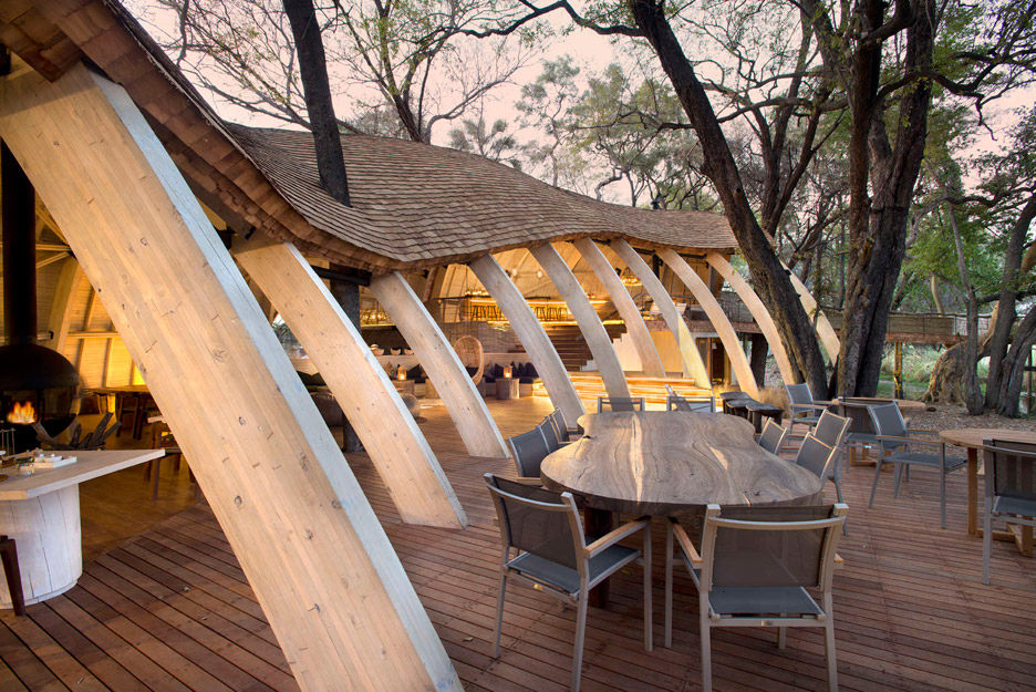 sandibe-okavango-safari-lodge-nicholas-plewman-architects-and-michaelis-boyd-botswana_rushi_social.jpg