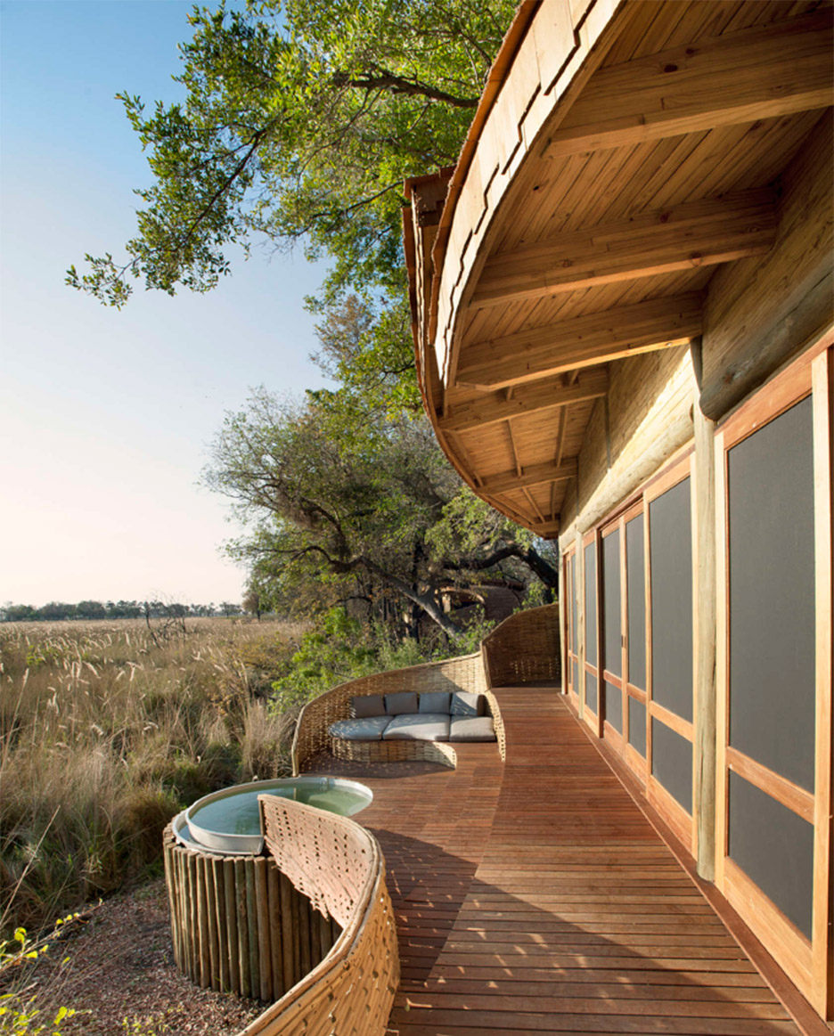 sandibe-okavango-safari-lodge-nicholas-plewman-architects-and-michaelis-boyd-botswana_rushi_social.jpg