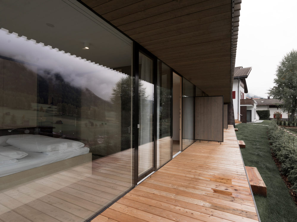 villa-drei-birken-plasma-studio-dolomites-architecture_rushi_sq-a.jpg