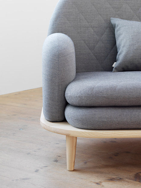 Base-of-Rise-sofa-by-Note-Design-Studio-extends-to-form-a-side-table_rushi_1.jpg