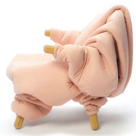 Flesh-Chair-wrapped-in-squishy-rolls-of-fat-by-Nanna-Kiil_rushi_1.jpg