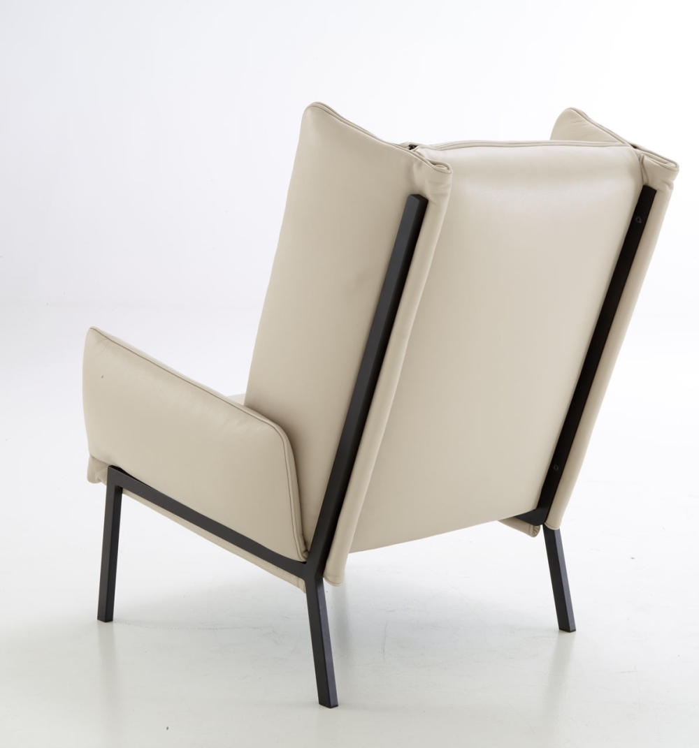 Beau-Fixe-Chair-LIGNE-ROSET-Inga-Sempe-1.jpg