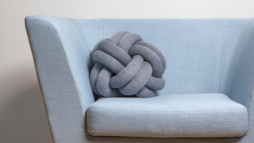 knot-pillow-cushion-ragnheidur-osp-sigurdardottir-design-house-stockholm-design-week-2016_rushi_social.jpg