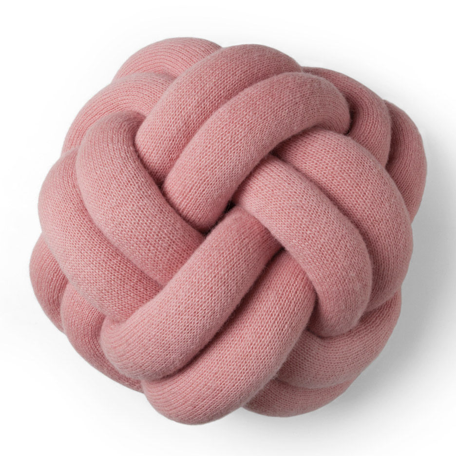 knot-pillow-cushion-ragnheidur-osp-sigurdardottir-design-house-stockholm-design-week-2016_rushi_social.jpg