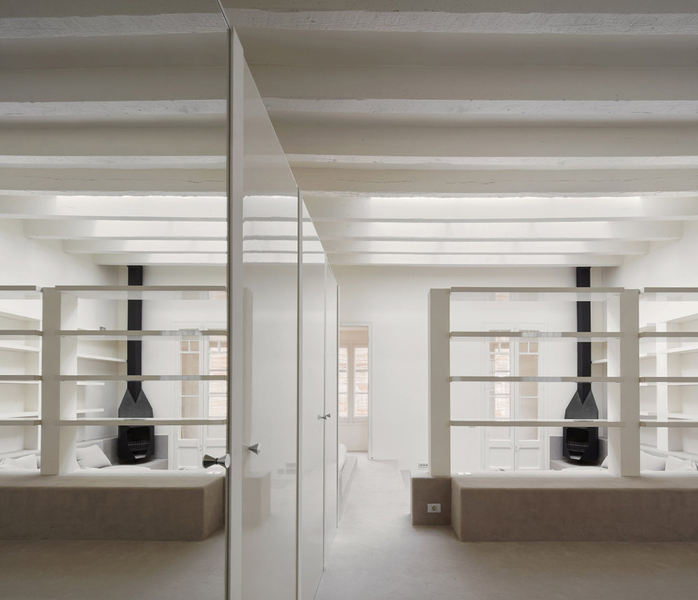 refurbishment-of-a-flat-on-the-casanova-street-by-arquitectura-g-rushi-01.gif