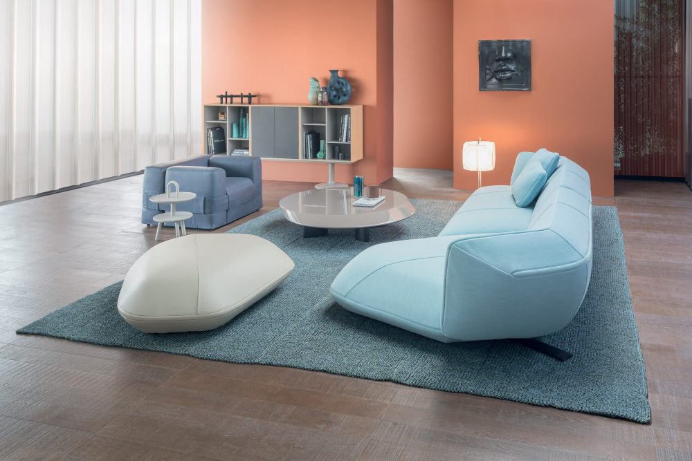 milan-cassina-collection-soft-props-konstantin-grcic-design-milan-_rushi_hero-a.jpg