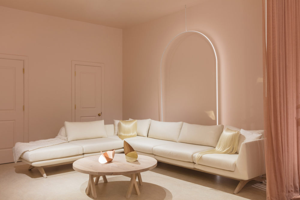 outlines-exhibition-future-perfect-brooklyn-new-york-city-nycxdesign-leliani-zahn-de-la-espada-karl-lighting-furniture-design-interior_rushi_sq3.jpg