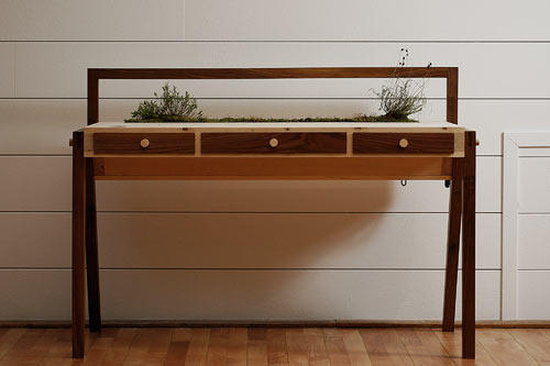 senescent-desk-2.jpg