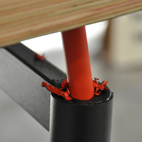 Dezeen_Earthquake-Proof-Table-by-Arthur-Brutter-and-Ido-Bruno-1.jpg