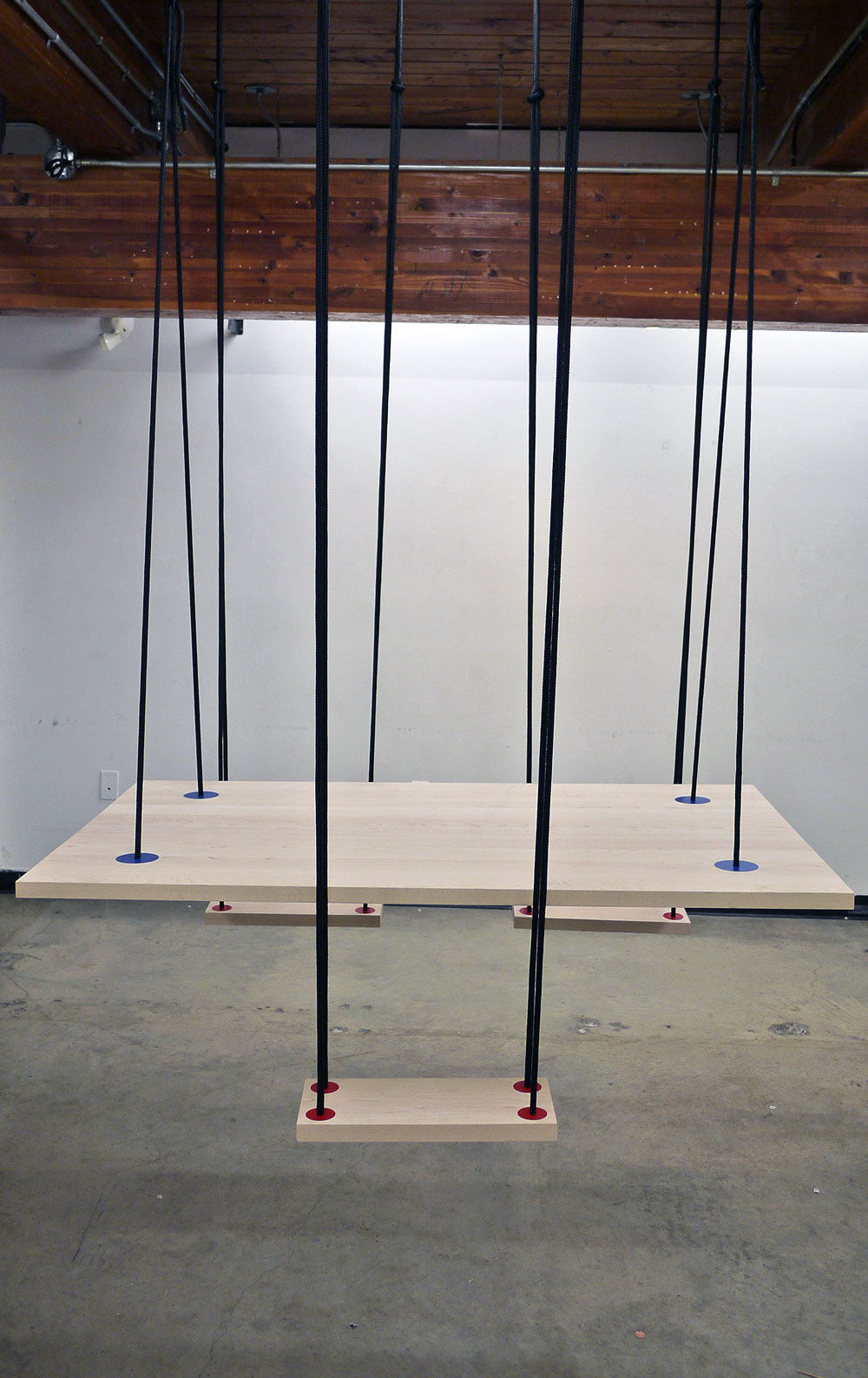 eat-and-play-swinging-table-and-seats-rodrigo-caula-gessato-1.jpg
