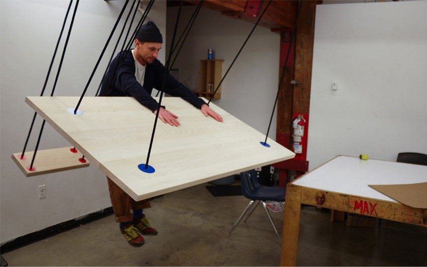 eat-and-play-swinging-table-and-seats-rodrigo-caula-gessato-1.jpg
