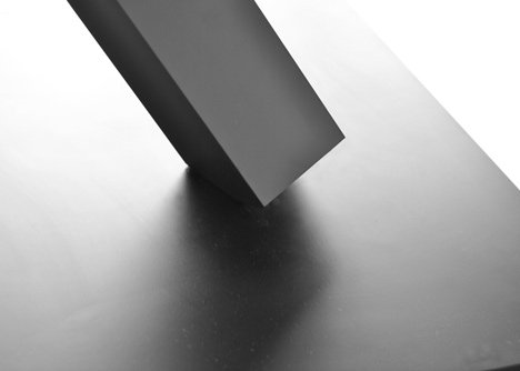 rushi_Element-tables-by-Tokujin-Yoshioka-for-Desalto_1.jpg