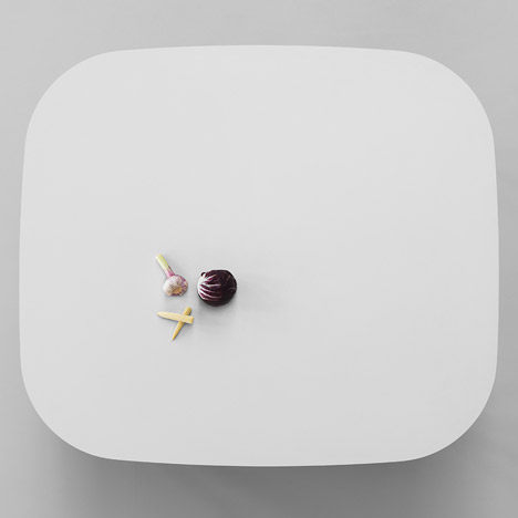 Sam-table-by-Note-Design-Studio_rushi_468_2.jpg