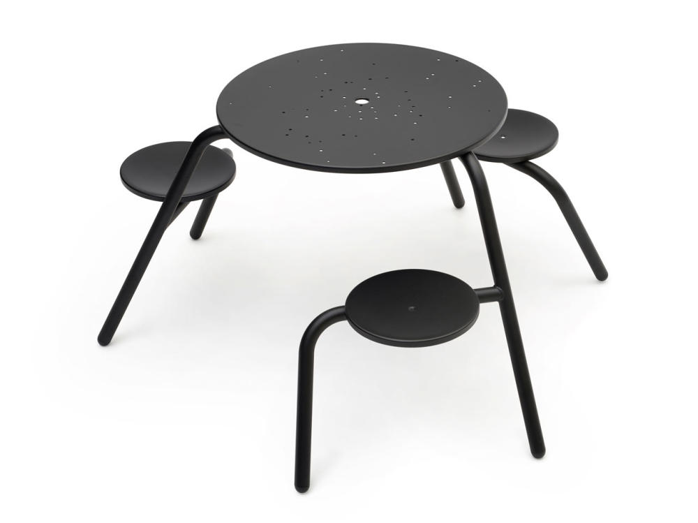 Virus-picnic-table-Dirk-Wynants-Extremis-1.jpg