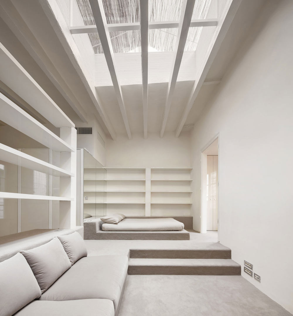 refurbishment-of-a-flat-on-the-casanova-street-by-arquitectura-g-rushi-01.gif