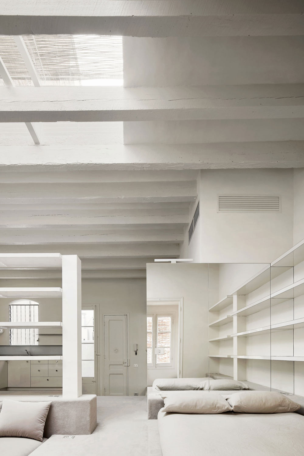 refurbishment-of-a-flat-on-the-casanova-street-by-arquitectura-g-rushi-01.gif