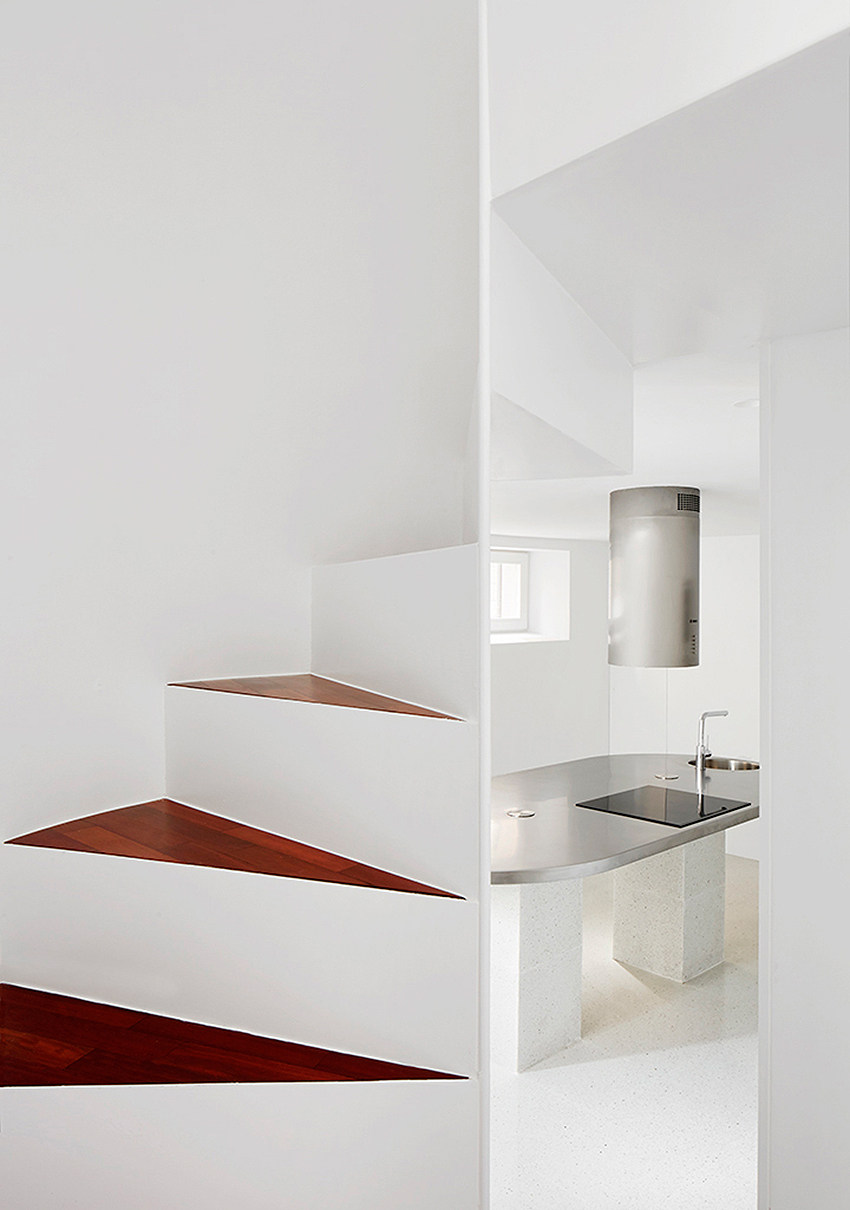 refurbishment-of-a-flat-on-the-casanova-street-by-arquitectura-g-rushi-01.gif