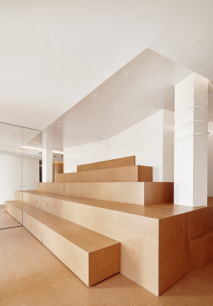 refurbishment-of-a-flat-on-the-casanova-street-by-arquitectura-g-rushi-01.gif