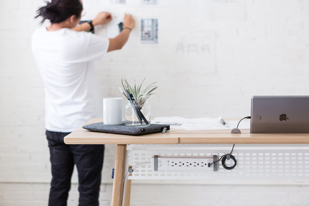 minimalist-standing-desk-9.jpg