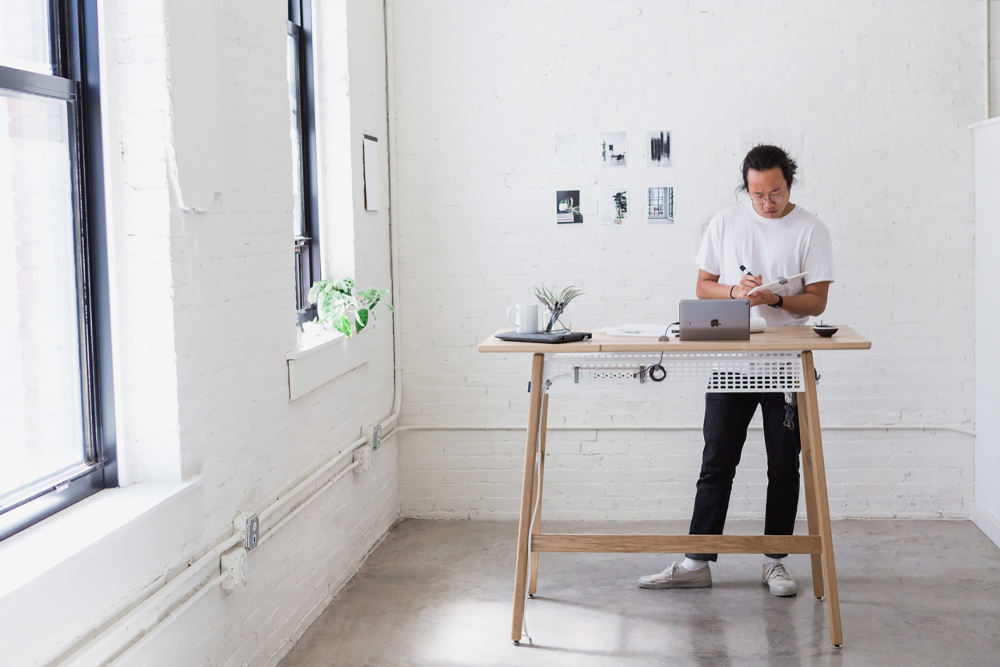 minimalist-standing-desk-9.jpg