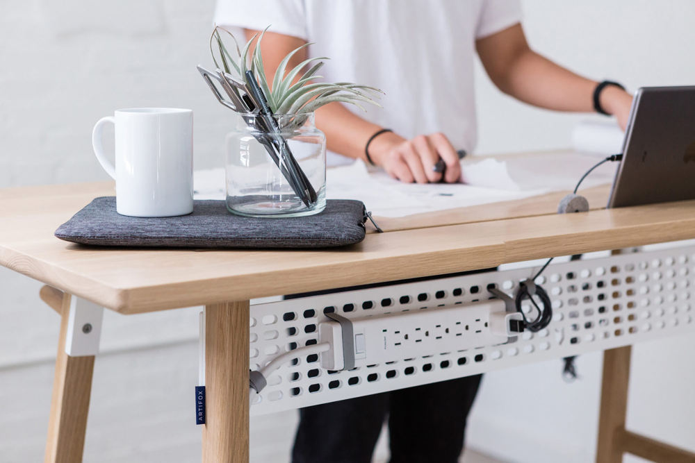 minimalist-standing-desk-9.jpg