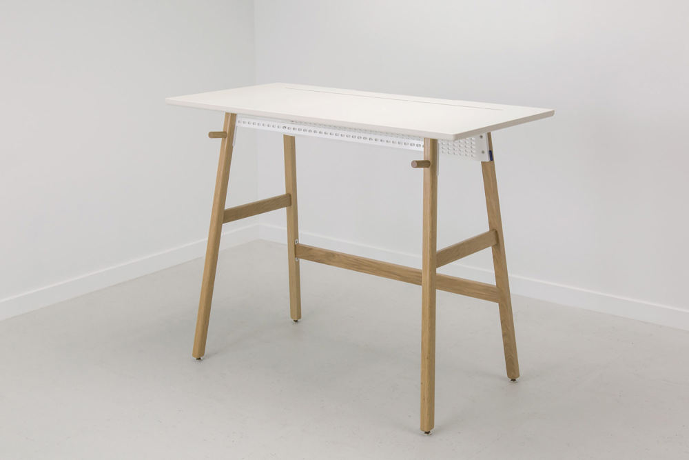 minimalist-standing-desk-9.jpg