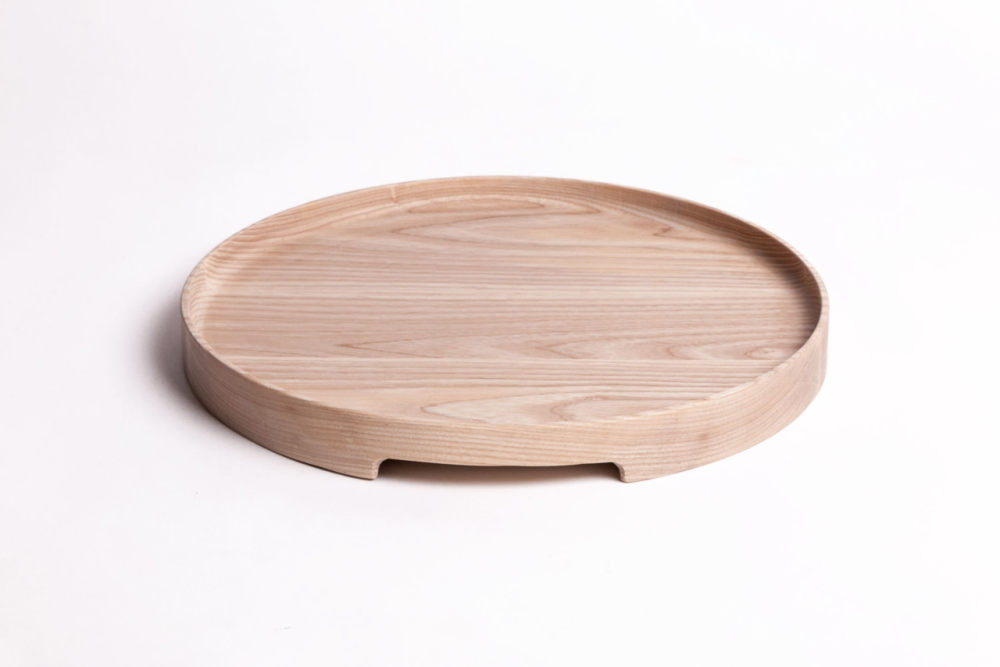 fin-lc1-lounge-chair-side.jpg