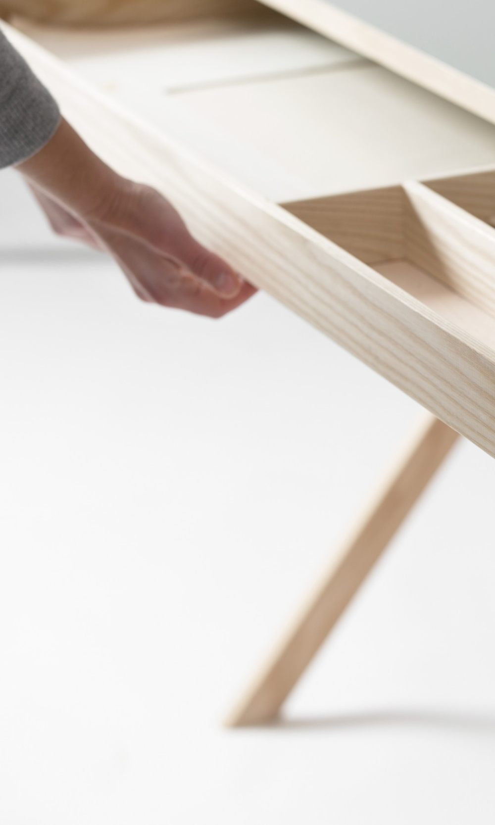 leibal_atelier-desk_studio-boettger_8.jpg