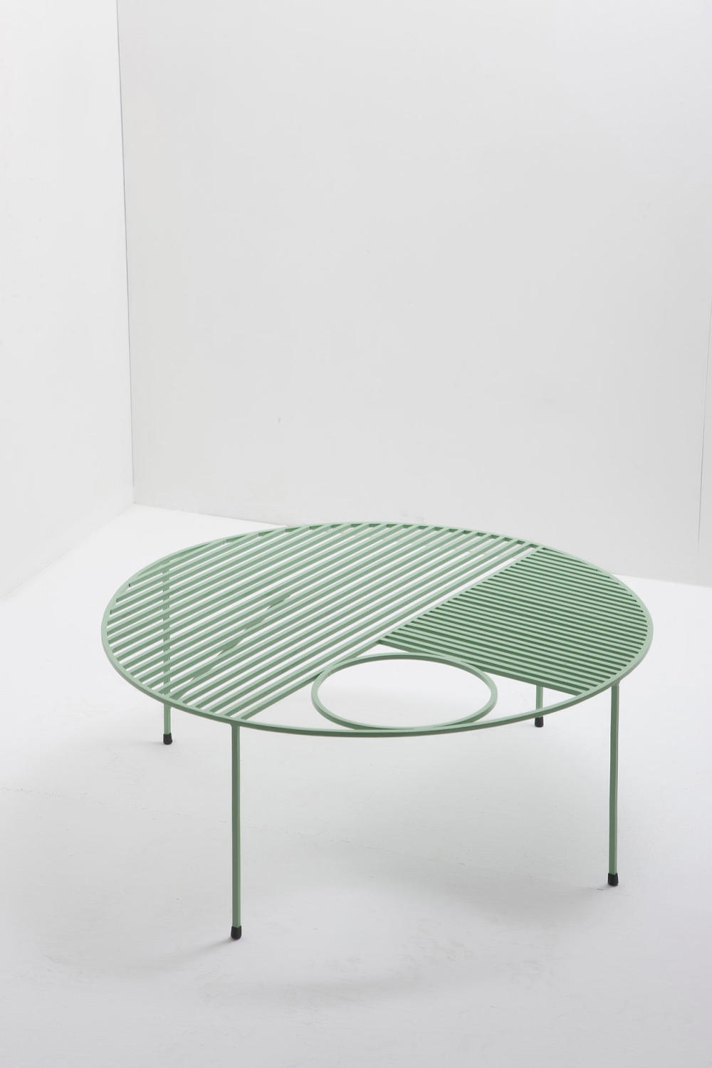 Matteo-Tosi-1-Nontiscordardime-side-tables.jpg