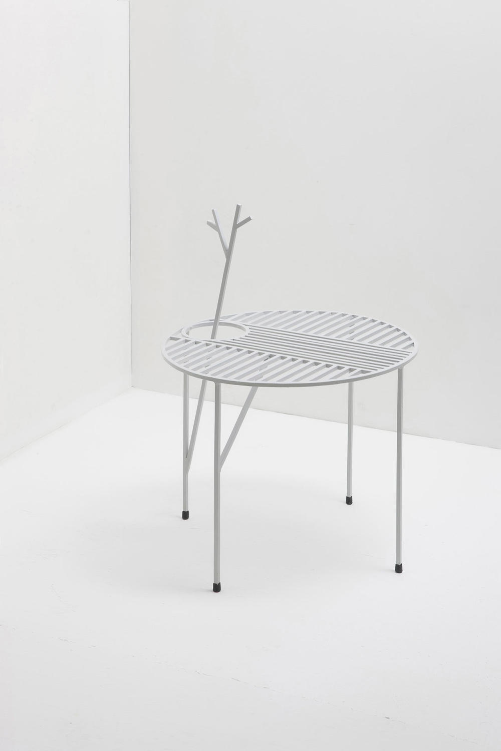 Matteo-Tosi-1-Nontiscordardime-side-tables.jpg