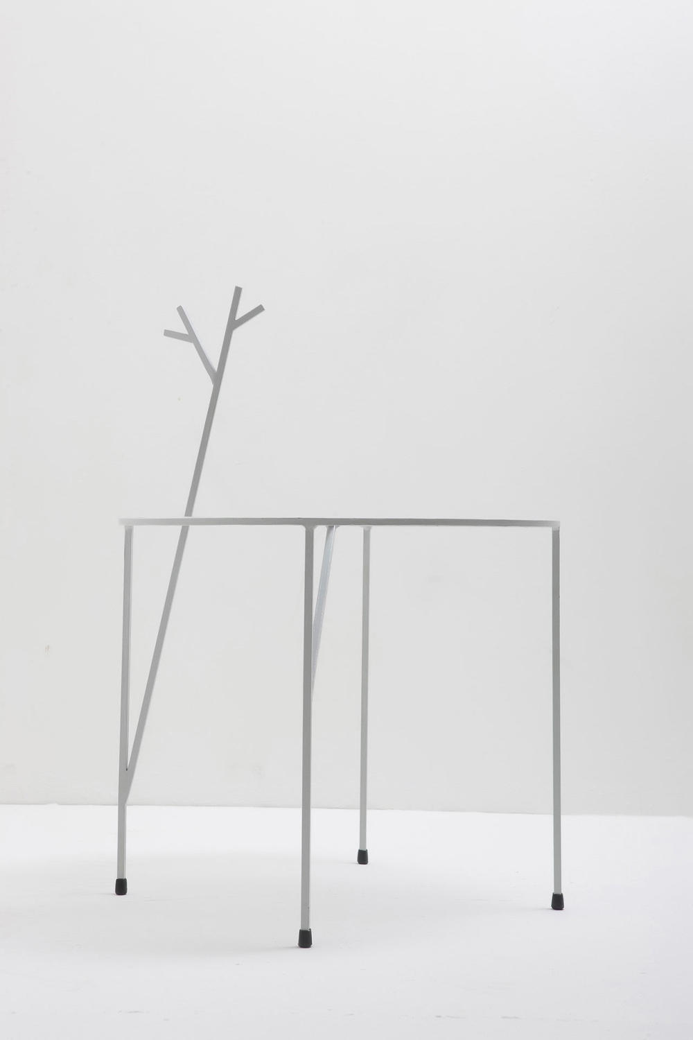 Matteo-Tosi-1-Nontiscordardime-side-tables.jpg