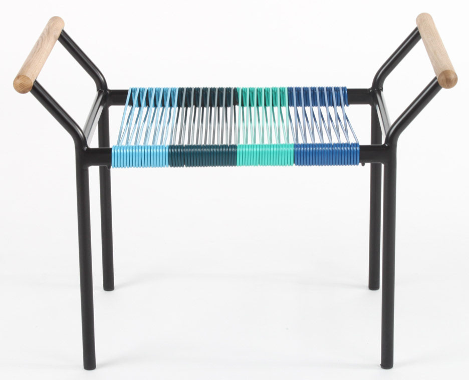 sarma-stool-sebiha-macit-graduate-project-2016-furniture-design-futuristic-rubber-_rushi_social.jpg