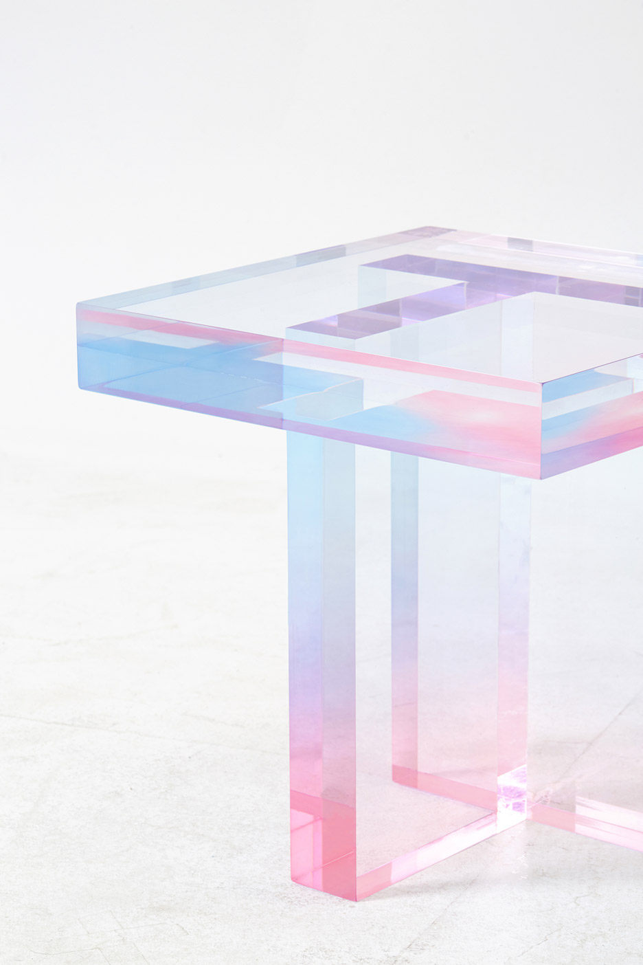 Crystal-Series-Table_Saerom-Yoon_rushi_social_a.jpg