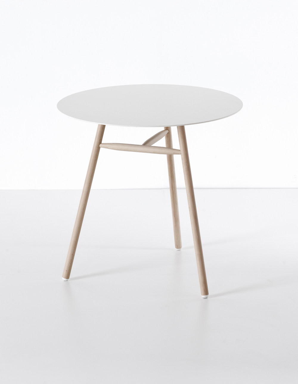 bnc-table-kristalia-camila-vega-faba-and-harry-paul-van-ierssel-1.jpg
