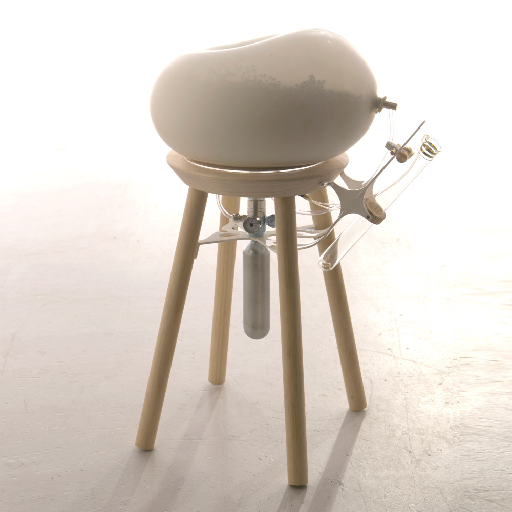 yi-fei-chen-excuse-me-stool-dutch-design-week-rushi-2364-hero.jpg