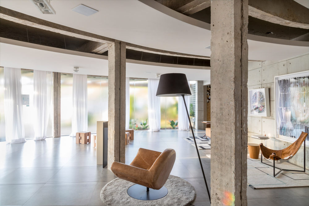 galeria-meia-debaixo-do-bloco-arquitetura-_rushi_sq.jpg