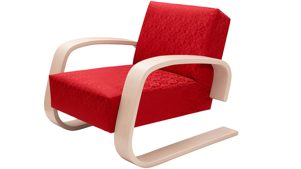 supreme-alvar-aalto-artek-tank-chair-design-furniture_rushi_hero.jpg