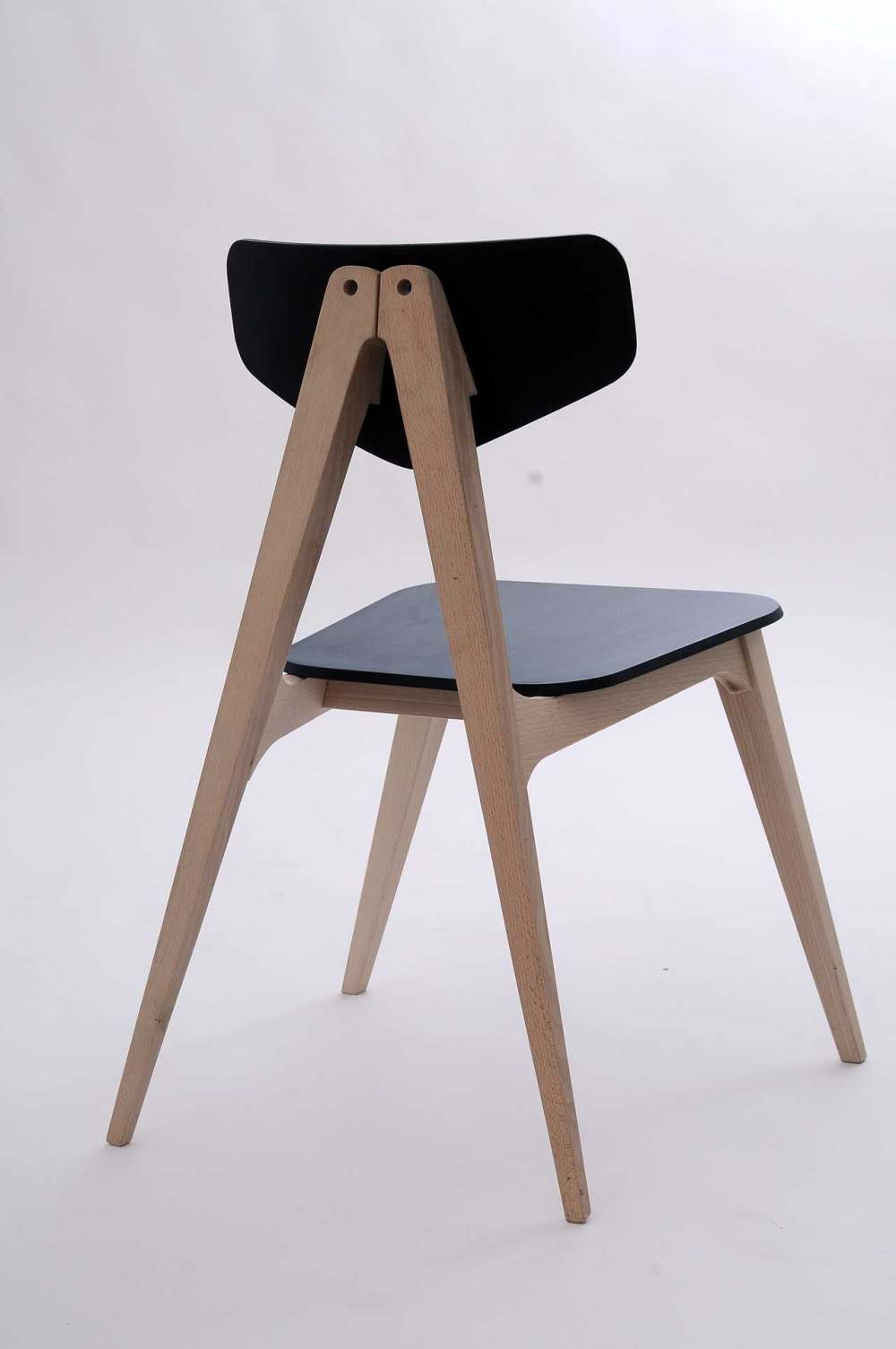 Molletta-Chair-Bar-Gil-1.jpg