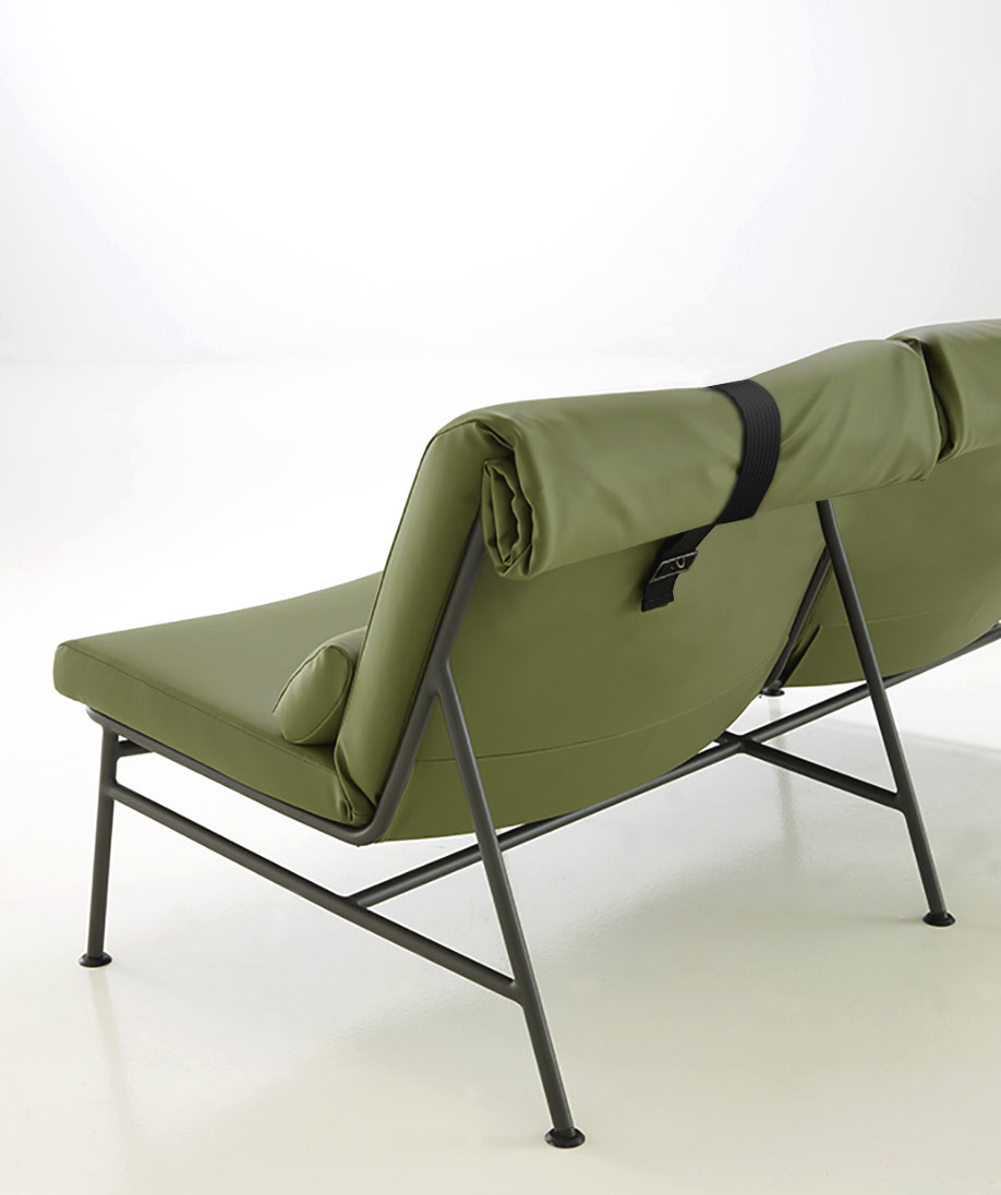 Backpack-outdoor-seating-Ligne-Roset-2.jpg