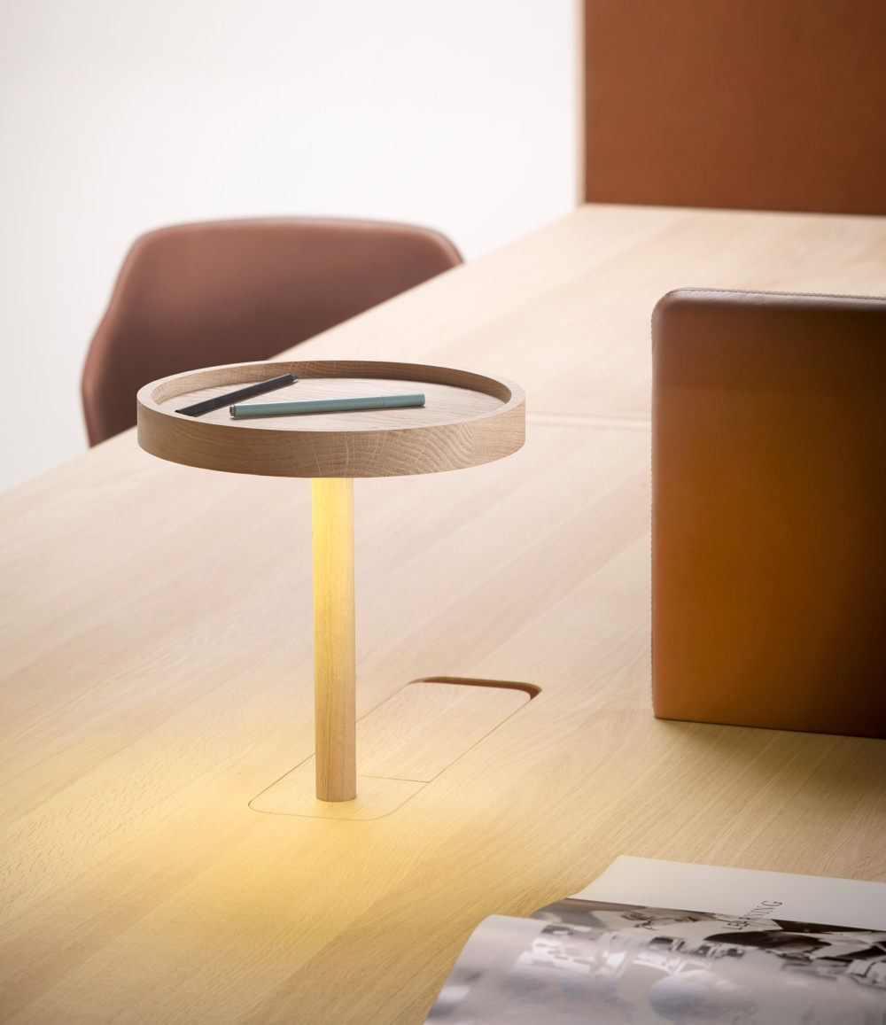 heldu-table-iratzoki-lizaso-furniture-design_rushi_2364_sq.jpg