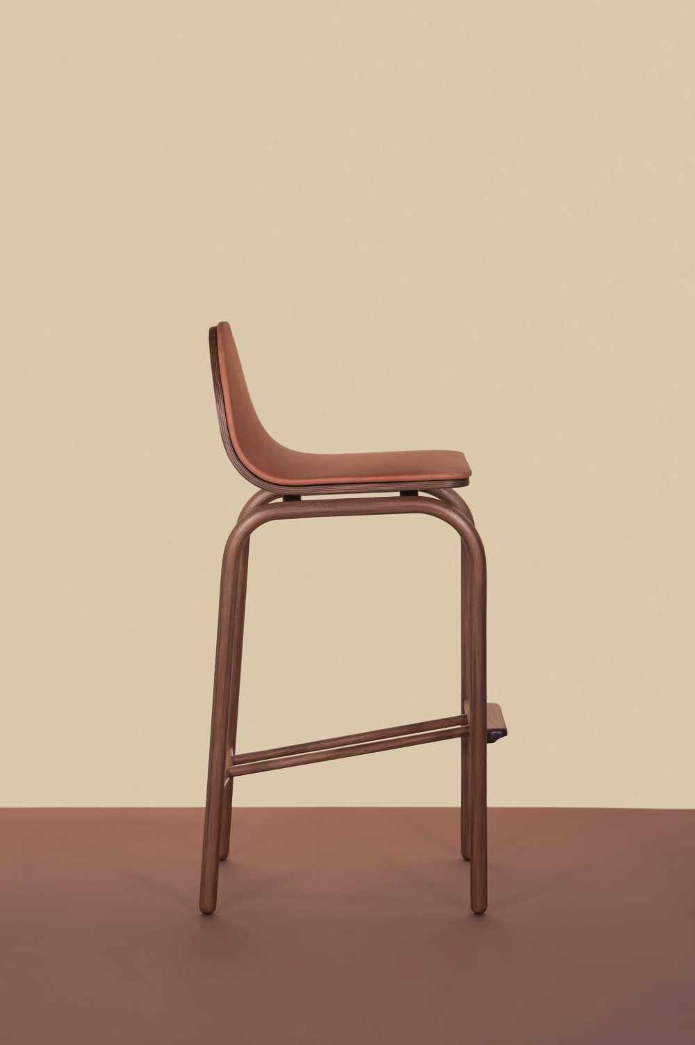 Fin-High-Stool-02.jpg