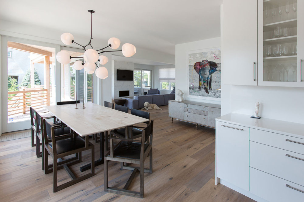 Roundup-Interior-Dining-Room-8-Moore-Ruble-Yudell-Architects.jpg