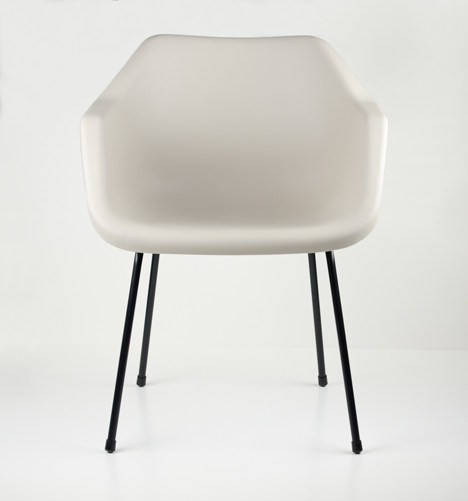 robin-day-polypropylene-chair-relaunch_Dezeen_sq.jpg